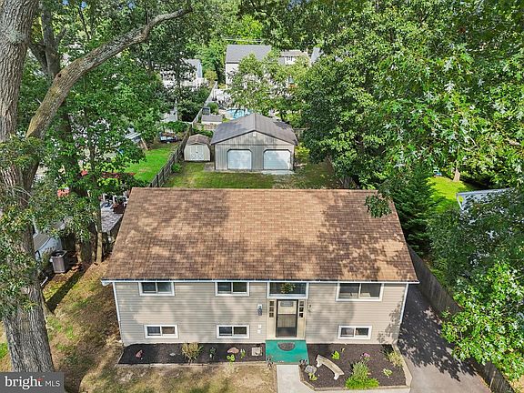 2nd image of 1162 Saint George Dr