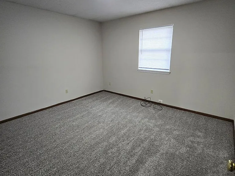 116 N Keene St — Photo 4