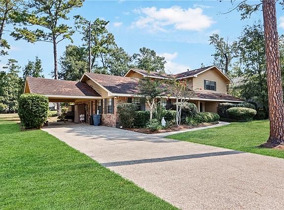2nd image of 755 Beau Chene Dr