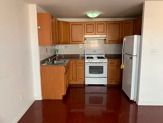 Rented by Kinyu Realty | media 3