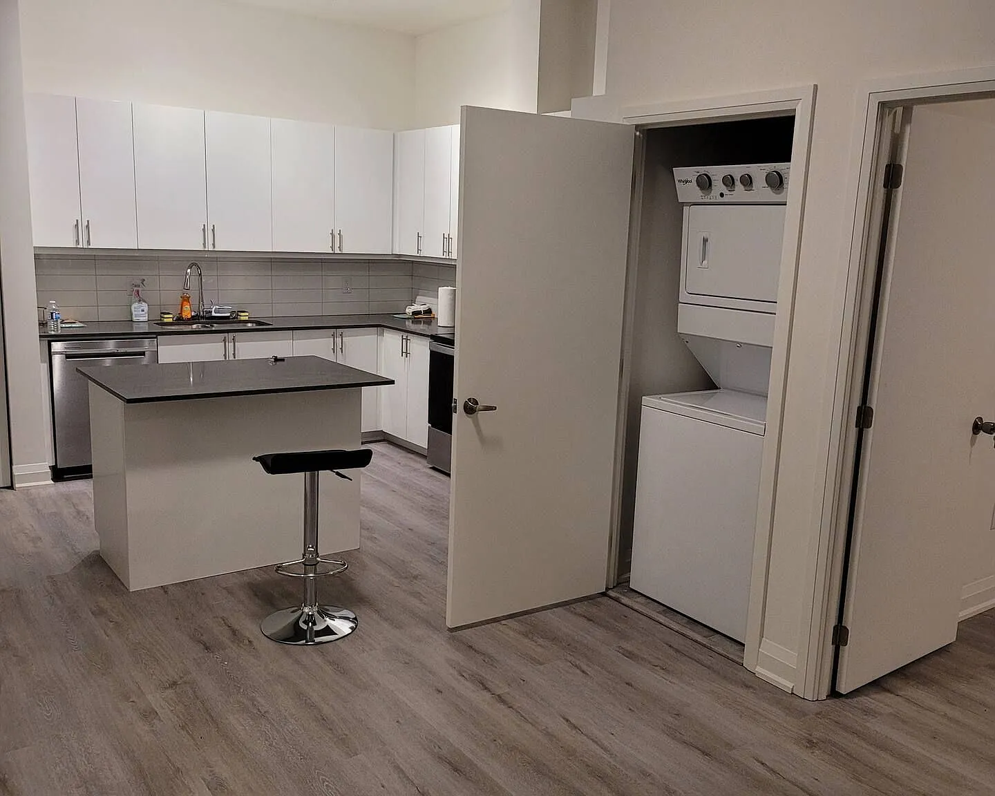 Lakevu Condo Phase 1 — Photo 3