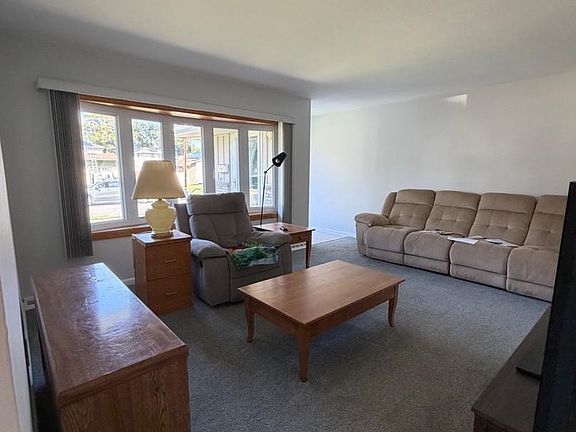 4th image of 550 Beverly Dr