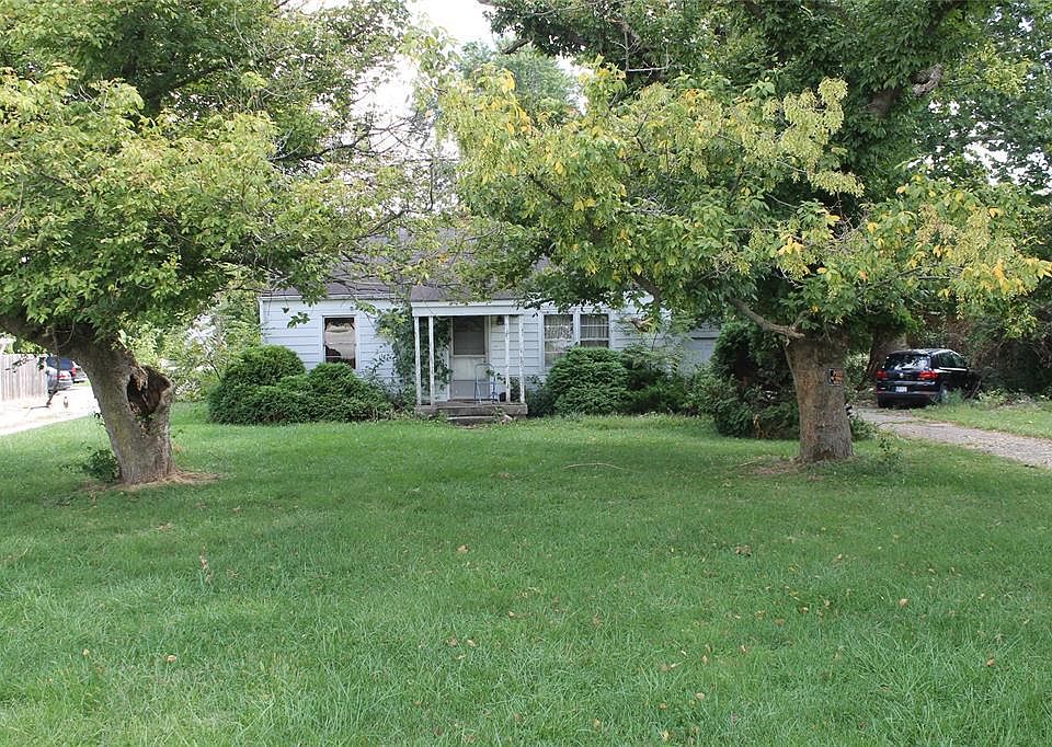 1st image of 2345 S County Road 1050 E
