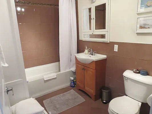 Rented by Eliaman Group, LLC | media 20