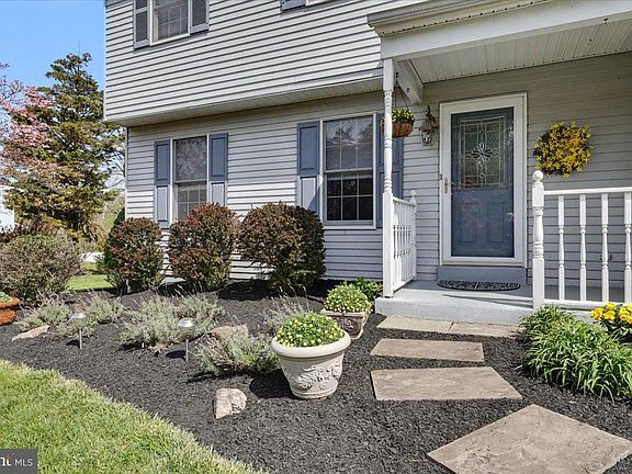 4th image of 118 Carrie Ln
