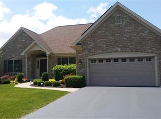 6806 Ava Ln, East Amherst, NY 14051