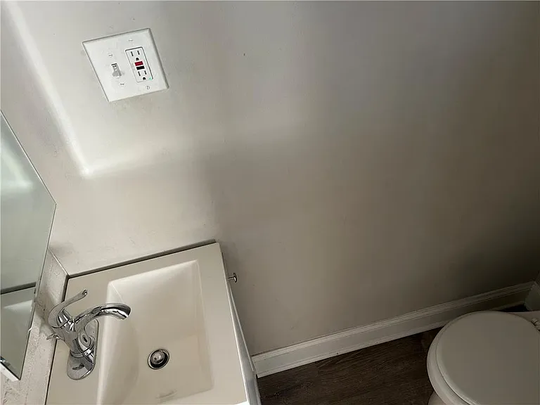 2406 Birch St — Photo 8