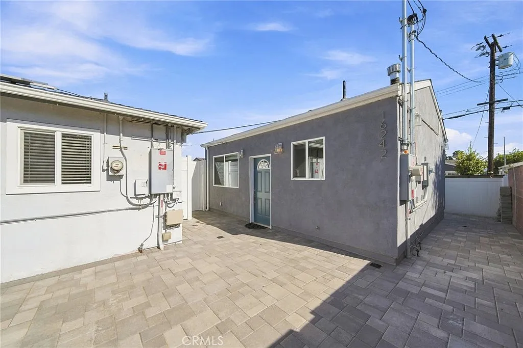 1 bed, 490 sqft, $2,000 — Photo 1