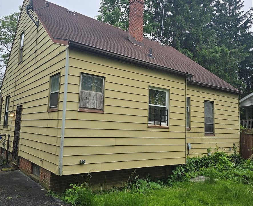 2nd image of 4316 E 163rd St