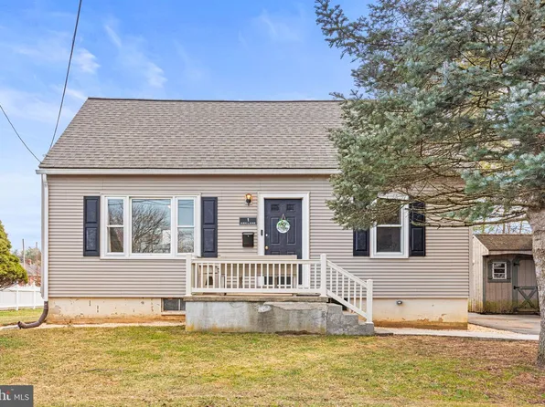 1 Ash Ln, Cleona, PA 17042