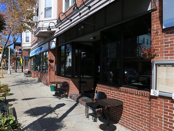 2nd image of 1139 Broadway St #3
