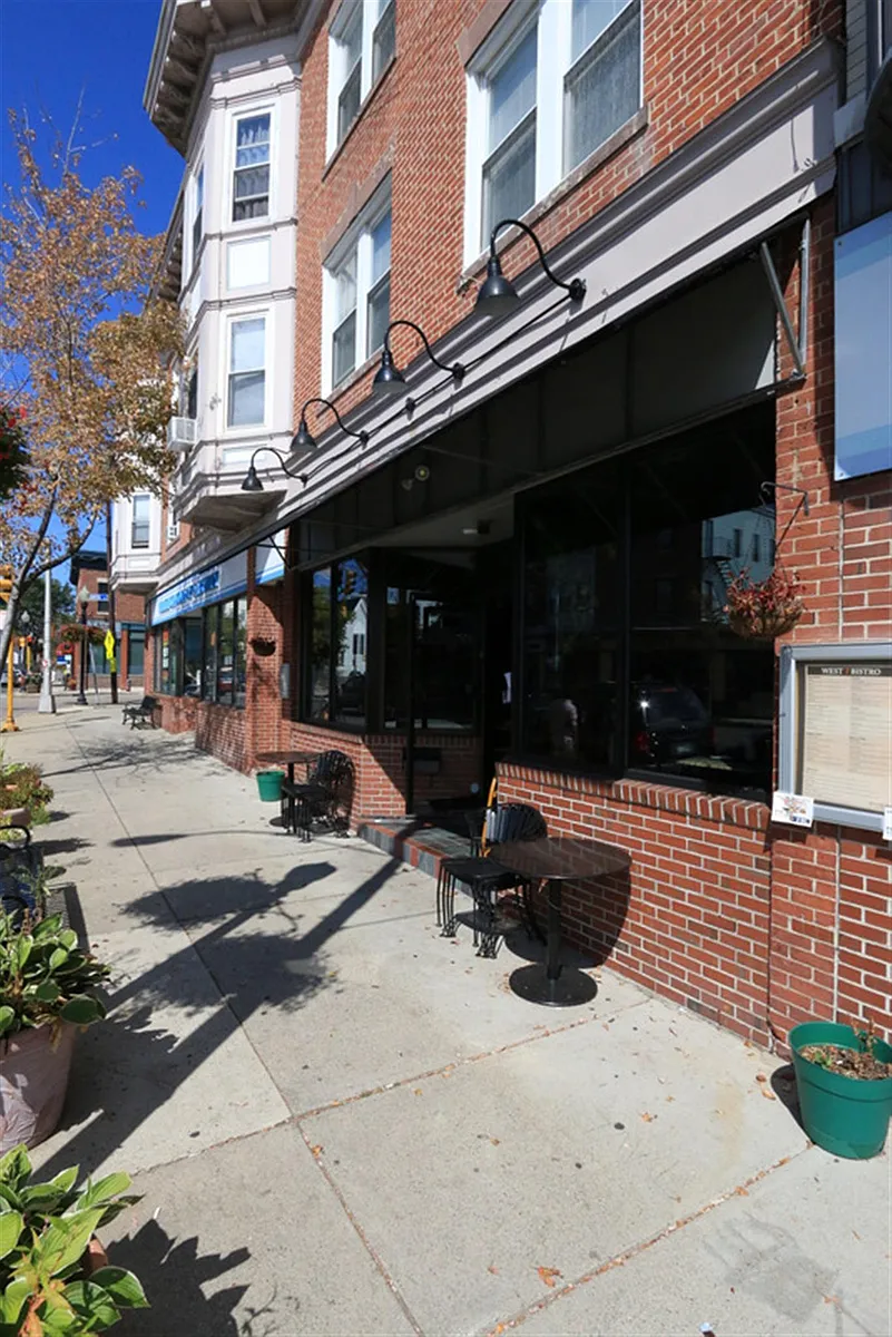 Building Photo - 1139 Broadway #3