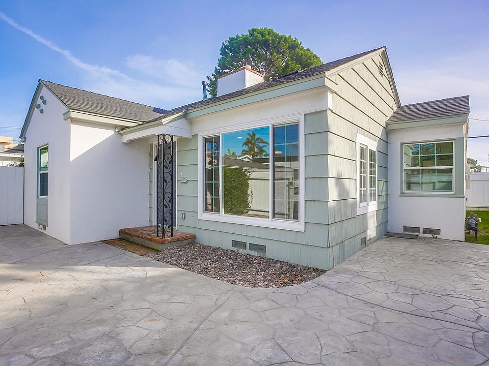 Adorable beach cottage in Wind n Sea La Jolla.