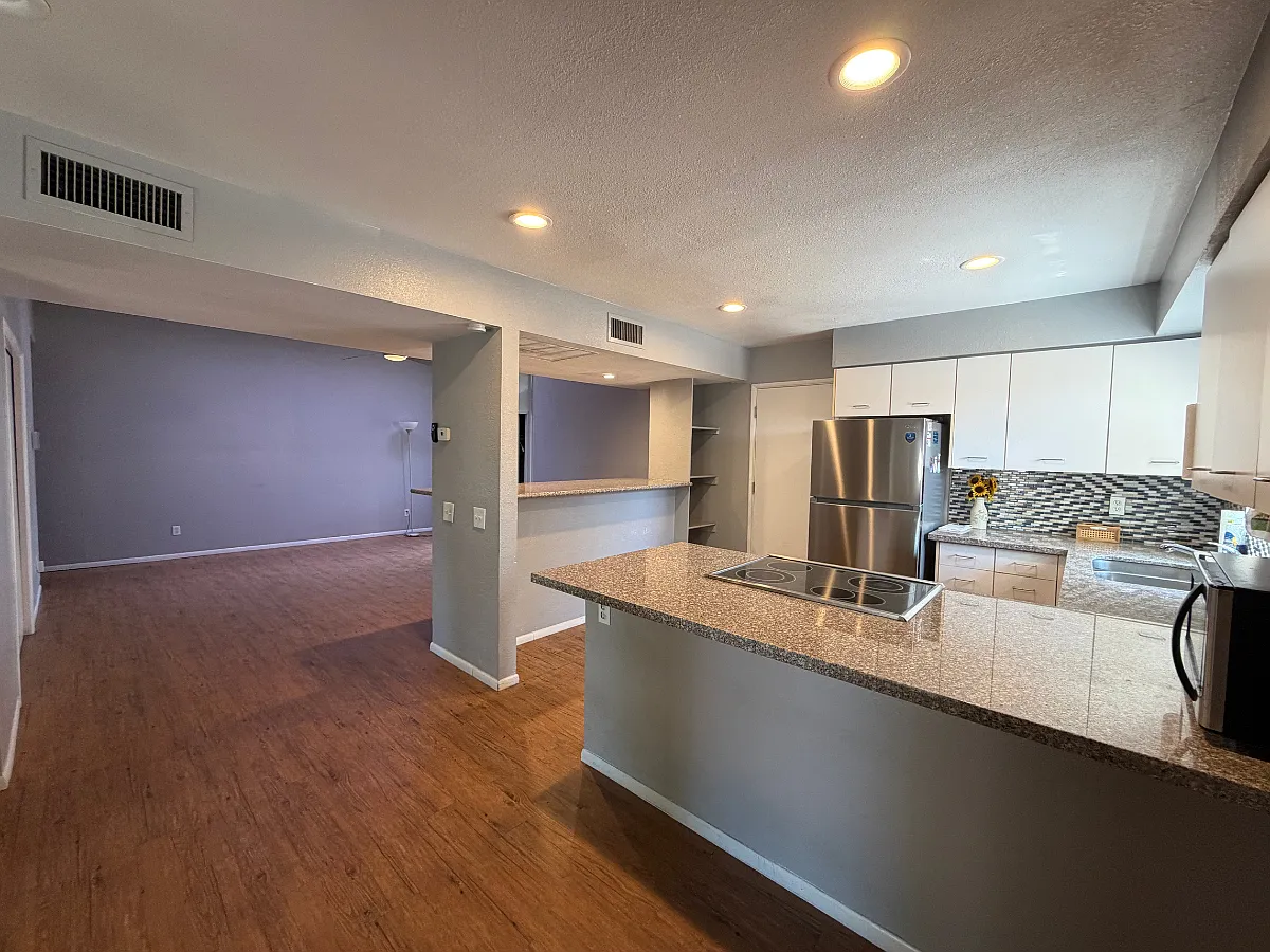 3 bed, 2.0 bath, 1350 sqft, $1,749 — Photo 4