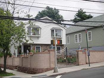 405 Bradley Ave 2009