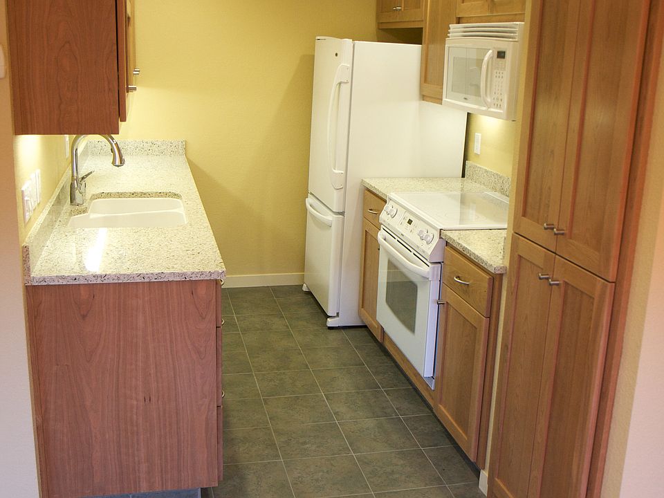 New tile/cabinets/countertop