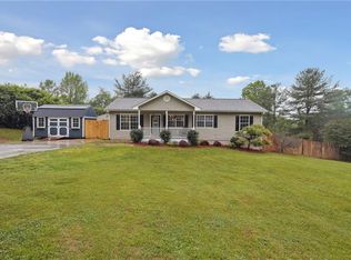 90 Dawson Trce, Dawsonville, GA 30534
