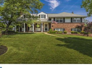 307 Wayne Dr, Cinnaminson, NJ 08077