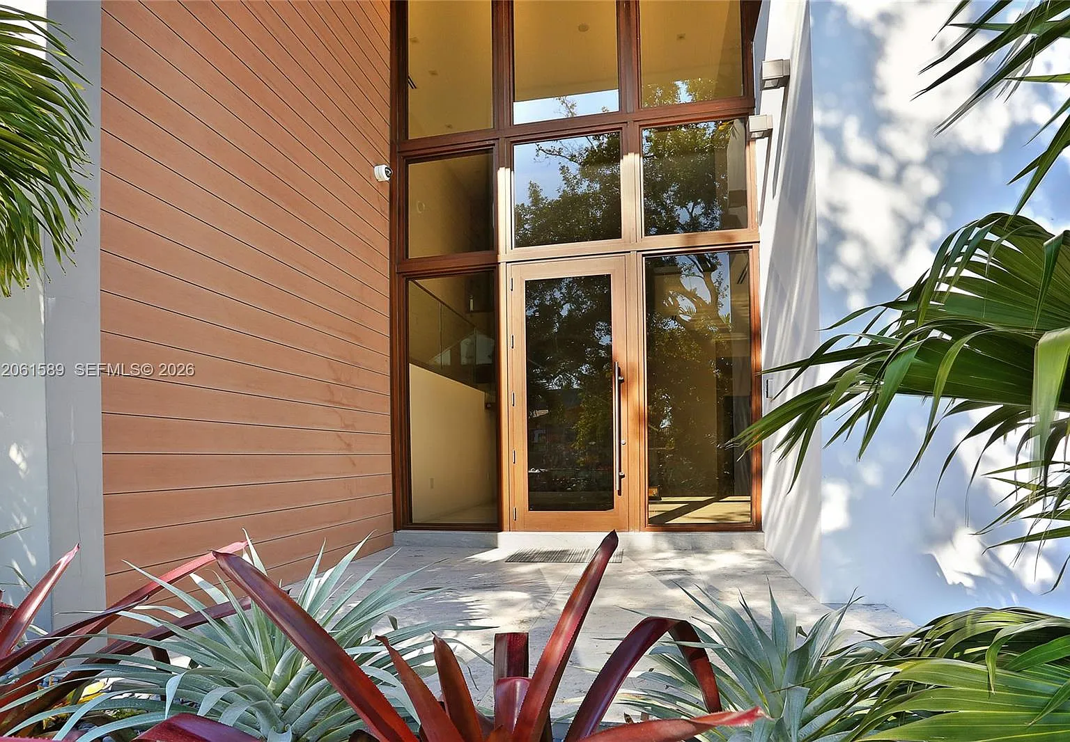 Tropical Isle Homes Sub 4 — Photo 2