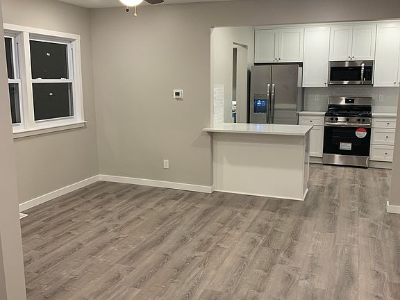 5th image of 13 Meadow Ave