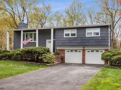 271 River Bend Rd, Berkeley Heights, NJ, 07922