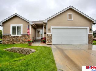 7812 Heritage Cir, Ralston, NE 68127