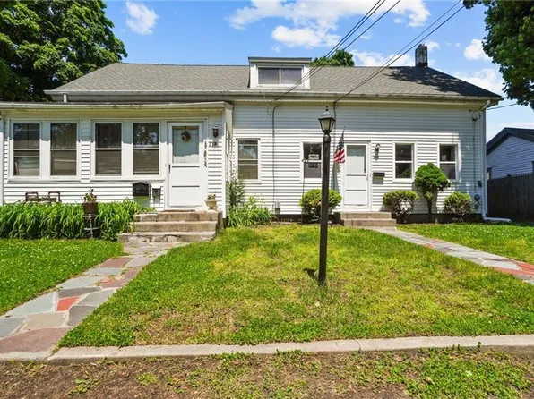 215-217 Knight St, Warwick, RI 02886