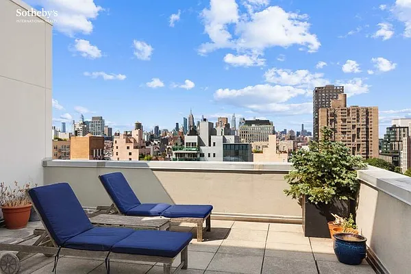 Sold by Sotheby's International Realty | media 14