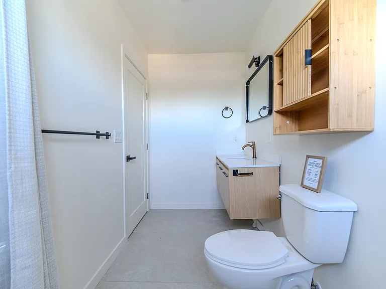 4226 E 15th St #B — Photo 10