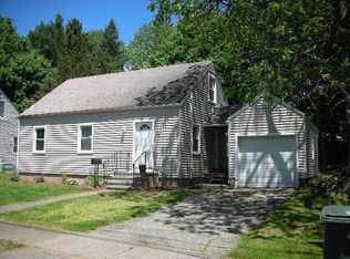 341 E Pasadena Pl, Bridgeport, CT 06610