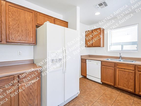 4th image of 29444 N Lazurite Way
