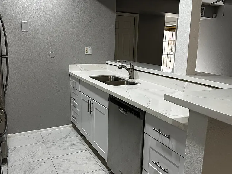 1701 W Tuckey Ln #209 — Photo 2