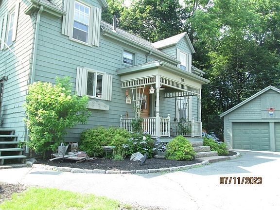 3rd image of 217 Lynn St