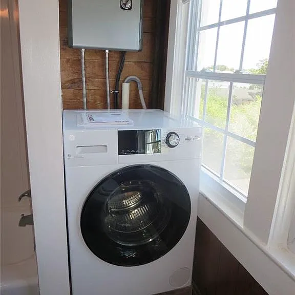 409 Hobart Ave #C — Photo 10