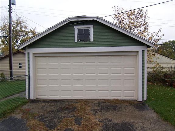 3rd image of 2134 Moreland Ave