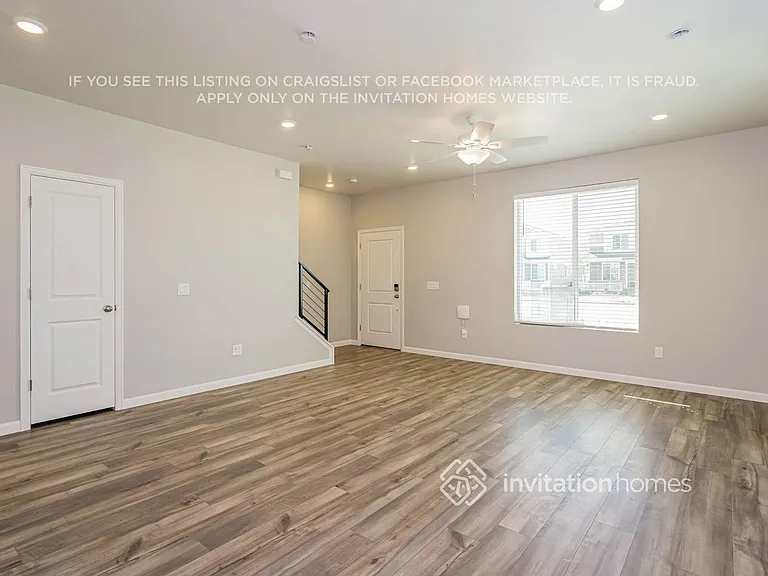 30 N Riverside Dr — Photo 3