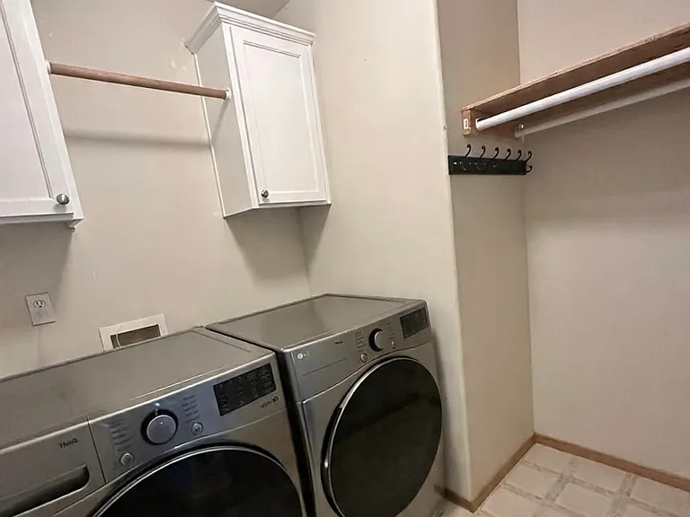 22196 SW Dewey Dr — Photo 13