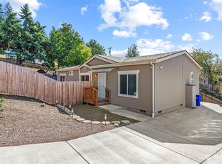 220 S 9th St, KALAMA, WA