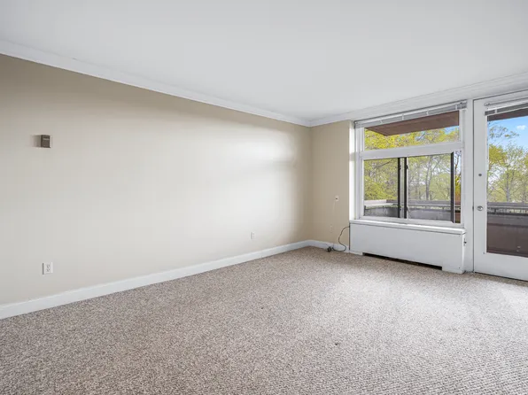 38 Eliot St #2, Milton, MA 02186