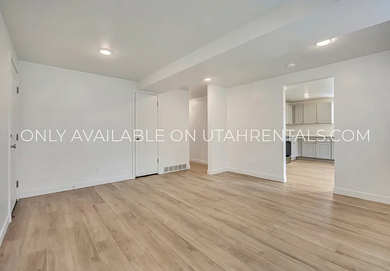 1535 S 450th St E — Photo 15