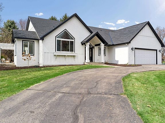 2nd image of 901 Mendakota Ct