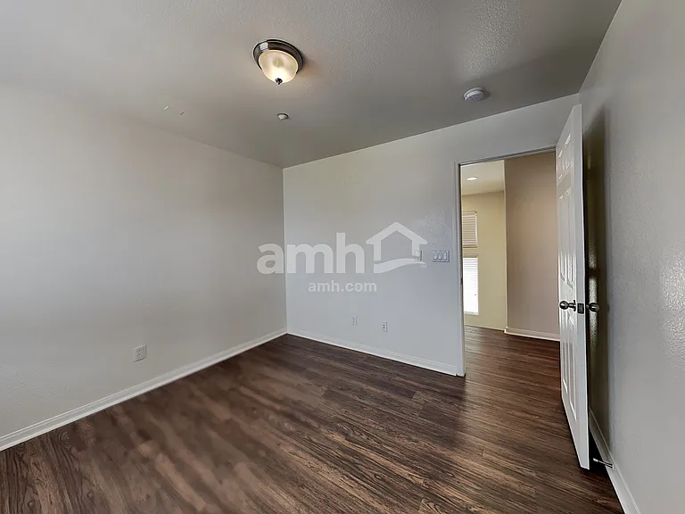 5676 Orangeroot Ct — Photo 16