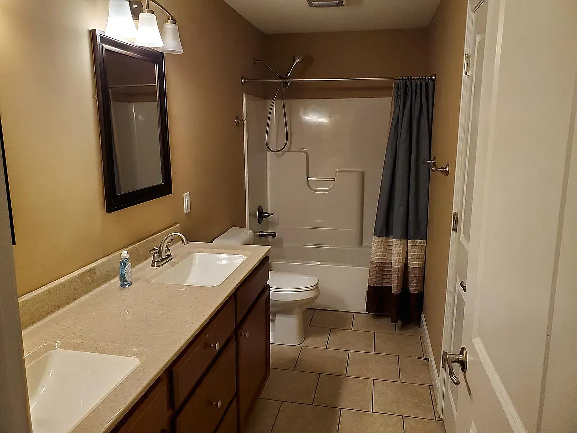2 bed, 1200 sqft, $1,250 — Photo 2