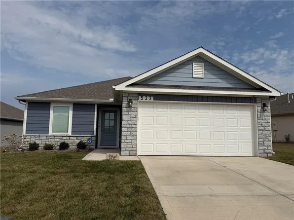 533 N Pear St, Gardner, KS 66030