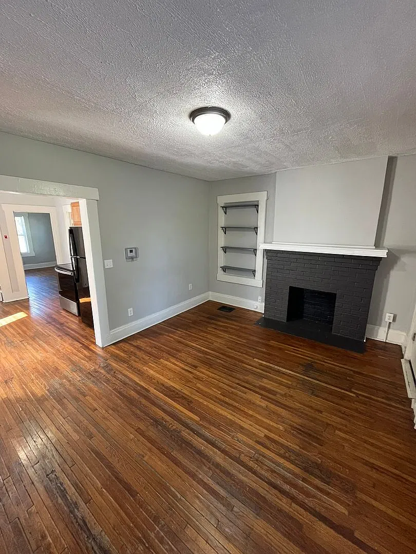 A Rare Gem in Hungarian Village Charming 5-Bedroom Home! — Photo 3