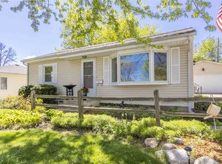 1206 W 7th St, Cedar Falls, IA 50613