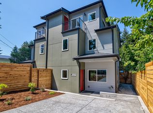 14337 B Roslyn Pl N, Seattle, WA 98133