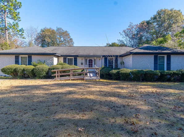57 Sweetwater Ln, Barnwell, SC 29812