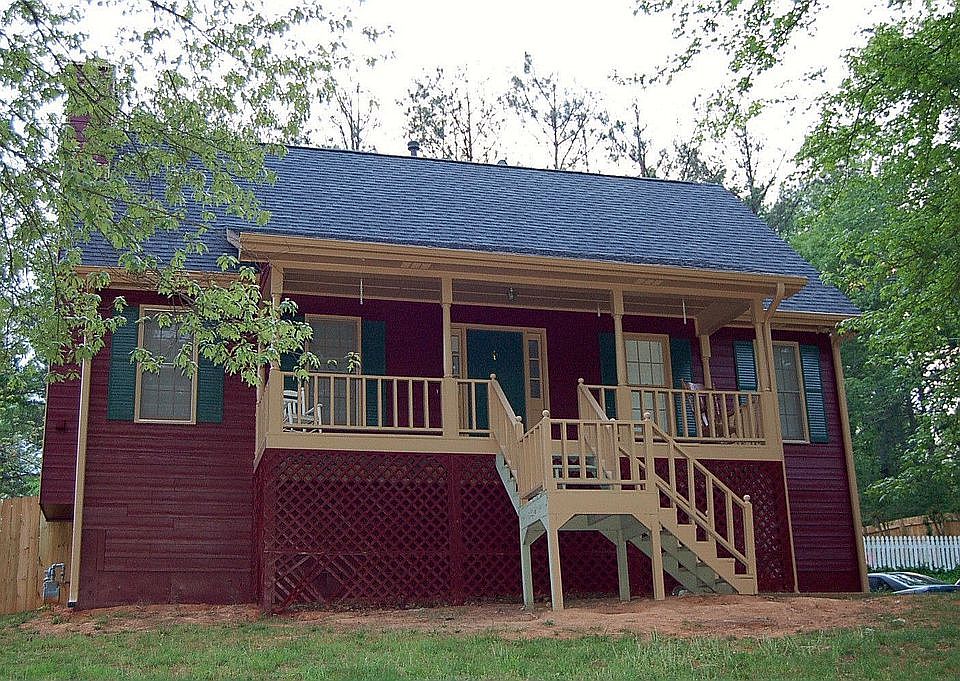 1st image of 2016 Meadows Dr