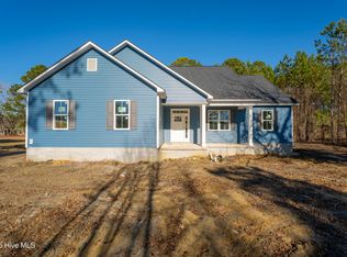 682 W Bridgers Saint Ext, Burgaw, NC 28425